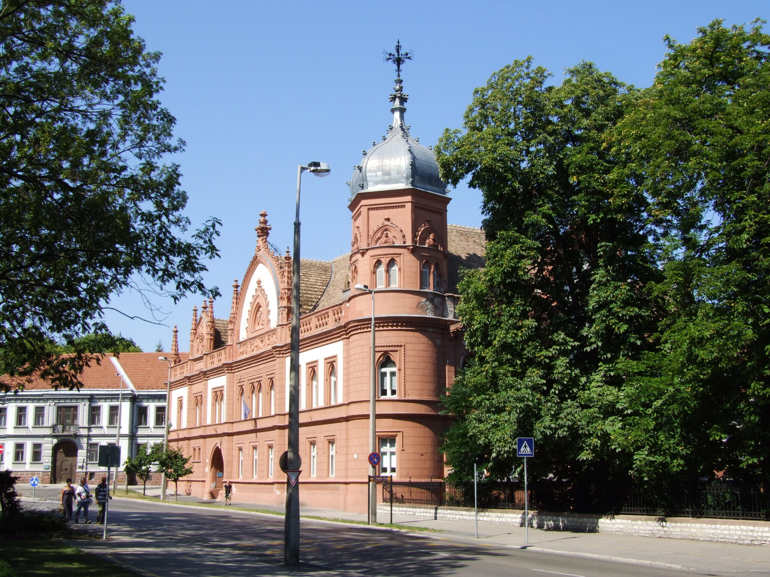 Read more about the article Belső- és külső-püspökkert – Veszprém történelmi kertjei