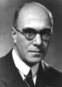 Read more about the article Dr. Magyary Zoltán munkássága Tata és a Tatai járás életében.